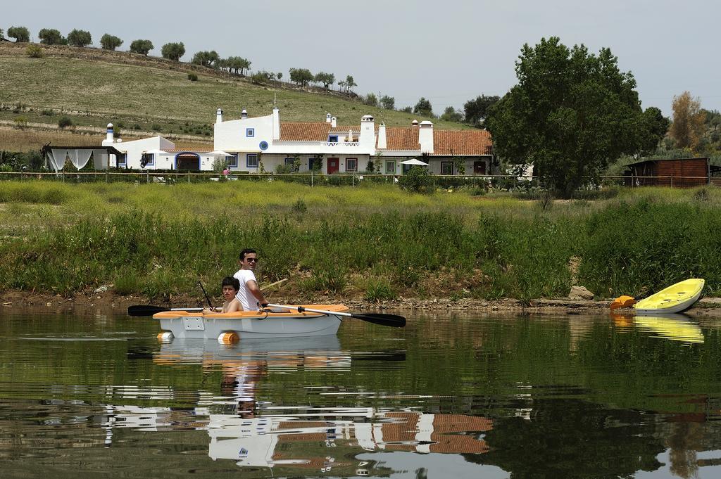 Affittacamere Casas De Juromenha Esterno foto